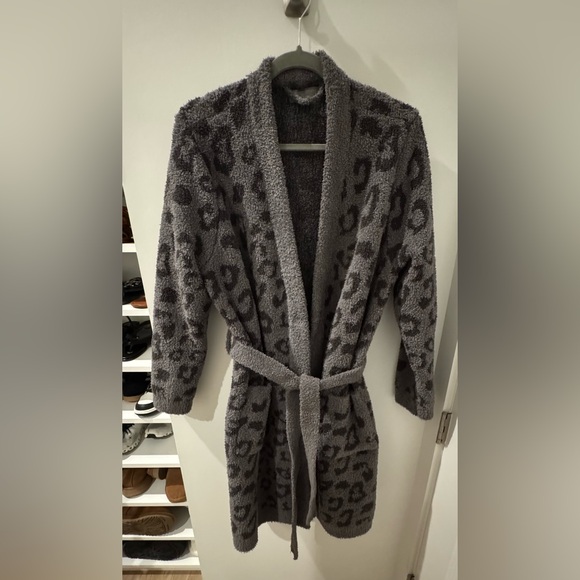 Barefoot Dreams Cozy Chic Graphite Carbon Gray Leopard Print Robe. M. Like New! - Picture 5 of 10